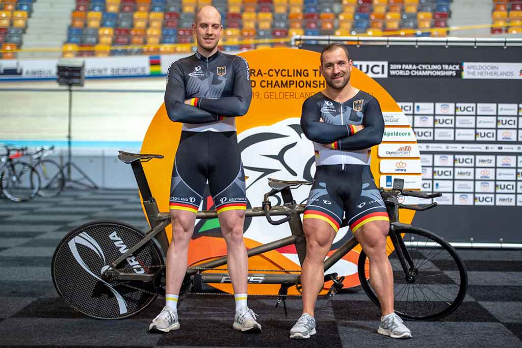 Robert Förstemann e seu companheiro de equipe. Créditos: Coachslife